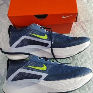 Nike Zoom Fly 4 women's size 8
